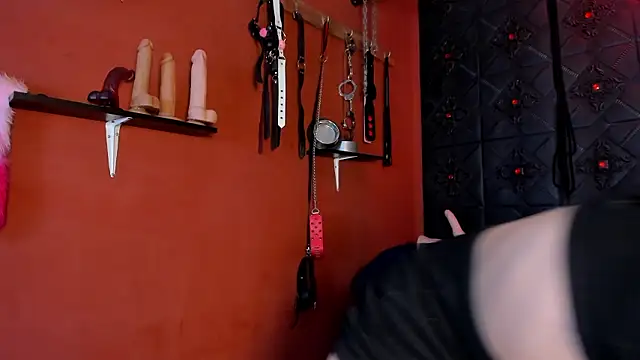 Snapshot of annavi_ chatting on March 6, 7:10 pm annavi online show from March 6, 7:10 pm