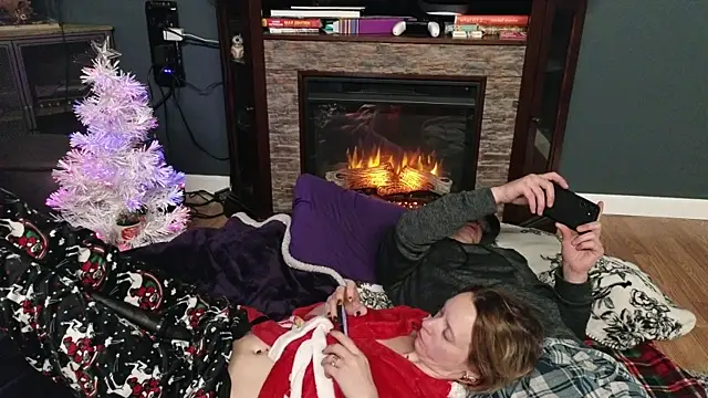 Snapshot of sexygamermomma chatting on December 23, 5:39 am sexygamermomma online show from December 23, 5:39 am