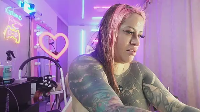 angelacianuro  online show from March 12, 7:24 am
