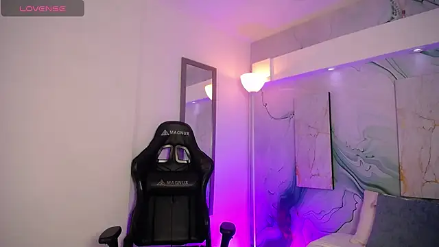 Steev Novoa online show from April 2, 3:04 am