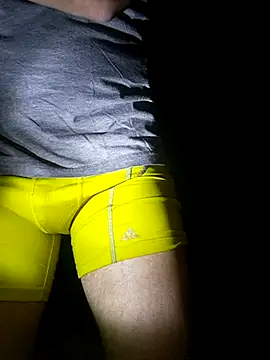 Snapshot of bigdickdaddy2184 chatting on March 12, 8:19 am bigdickdaddy2184 online show from March 12, 8:19 am