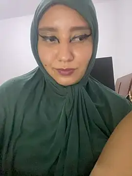 Snapshot of hannahayat chatting on November 14, 2:43 am hannahayat online show from November 14, 2:43 am