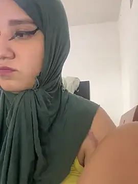 Snapshot of hannahayat chatting on February 18, 3:52 pm hannahayat online show from February 18, 3:52 pm