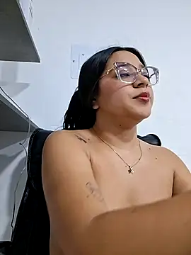 -VICKKY online show from March 21, 2:09 pm