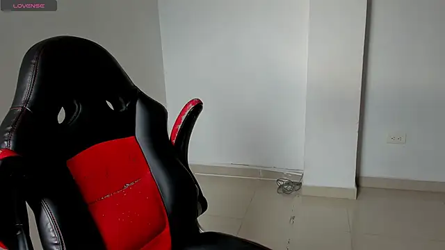 Snapshot of sofiaparker8 chatting on March 5, 9:55 pm sofiaparker8 online show from March 5, 9:55 pm