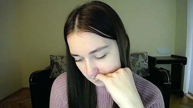 Snapshot of Pretty_shy chatting on December 9, 12:51 pm Pretty shy online show from December 9, 12:51 pm