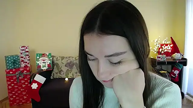 Snapshot of Pretty_shy chatting on December 19, 12:23 pm Pretty shy online show from December 19, 12:23 pm