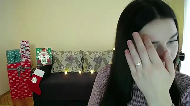 Snapshot of Pretty_shy chatting on December 29, 8:44 am Pretty shy online show from December 29, 8:44 am