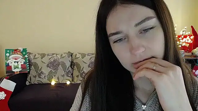 Snapshot of Pretty_shy chatting on January 5, 12:21 pm Pretty shy online show from January 5, 12:21 pm