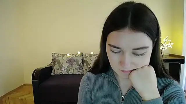 Snapshot of Pretty_shy chatting on January 31, 12:40 pm Pretty shy online show from January 31, 12:40 pm