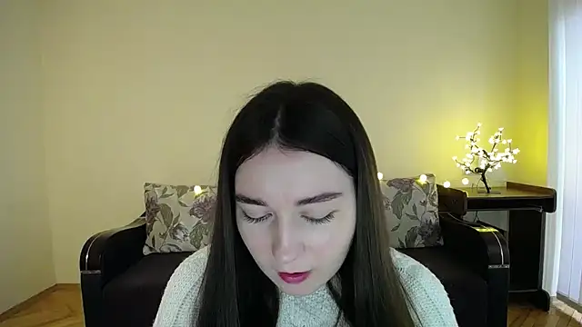 Snapshot of Pretty_shy chatting on February 5, 9:15 am Pretty shy online show from February 5, 9:15 am