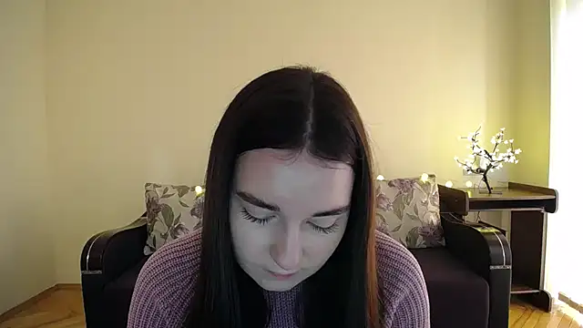 Snapshot of Pretty_shy chatting on February 6, 8:39 am Pretty shy online show from February 6, 8:39 am