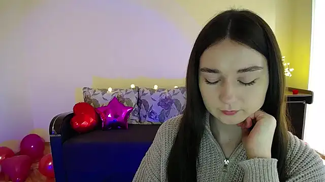 Snapshot of Pretty_shy chatting on February 10, 9:04 am Pretty shy online show from February 10, 9:04 am