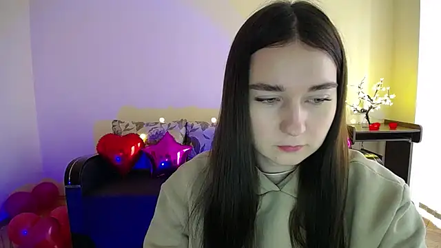 Snapshot of Pretty_shy chatting on February 15, 9:05 am Pretty shy online show from February 15, 9:05 am