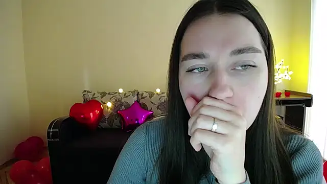 Snapshot of Pretty_shy chatting on February 19, 1:06 pm Pretty shy online show from February 19, 1:06 pm