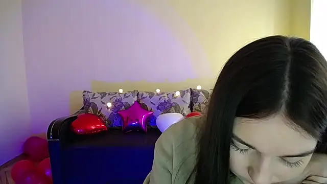 Snapshot of Pretty_shy chatting on February 20, 9:11 am Pretty shy online show from February 20, 9:11 am