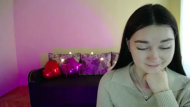 Snapshot of Pretty_shy chatting on February 25, 12:24 pm Pretty shy online show from February 25, 12:24 pm