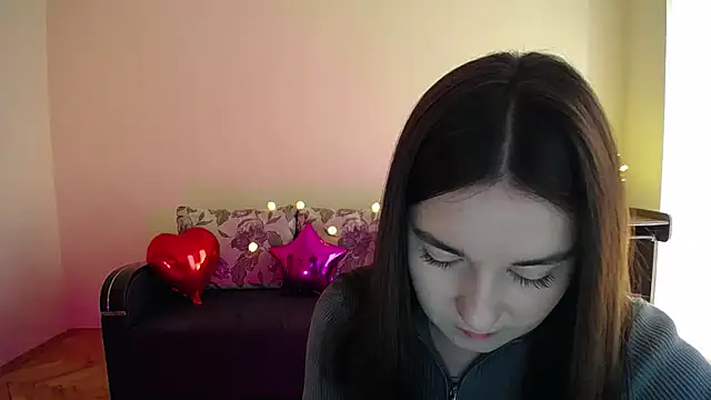Snapshot of Pretty_shy chatting on March 19, 8:55 am Pretty shy online show from March 19, 8:55 am