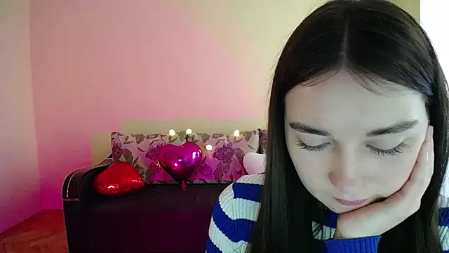 Snapshot of Pretty_shy chatting on March 22, 12:57 pm Pretty shy online show from March 22, 12:57 pm