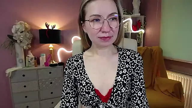 Mia Tasty online show from December 21, 11:44 am