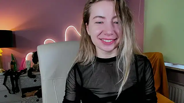 Snapshot of Mia_Tasty chatting on September 26, 6:50 am Mia Tasty online show from September 26, 6:50 am