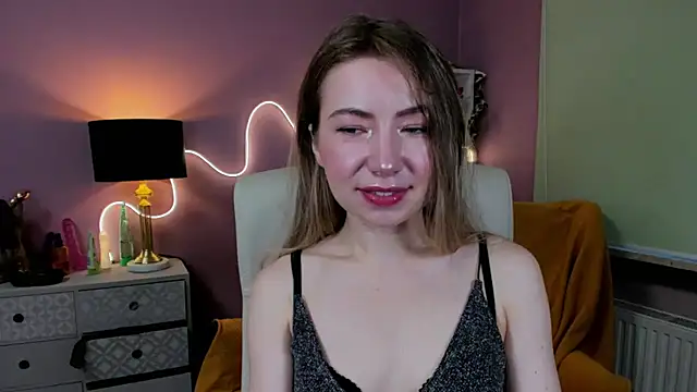 Snapshot of Mia_Tasty chatting on October 24, 6:32 am Mia Tasty online show from October 24, 6:32 am