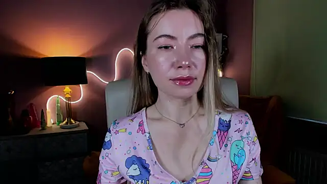 Snapshot of Mia_Tasty chatting on October 25, 6:32 am Mia Tasty online show from October 25, 6:32 am