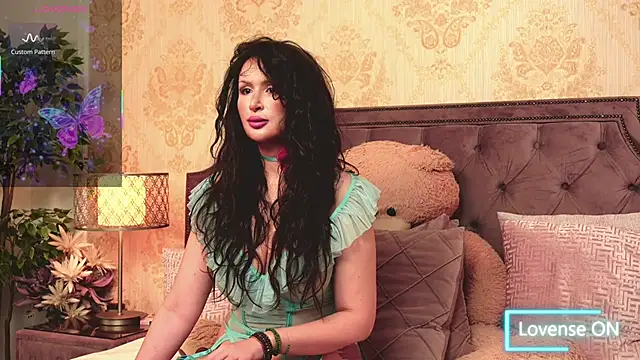 Snapshot of JaneDevine chatting on November 2, 5:43 am JaneDevine online show from November 2, 5:43 am