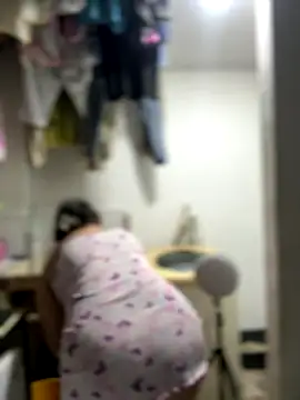 Snapshot of Emiily_lee chatting on October 18, 8:37 am Emiily lee online show from October 18, 8:37 am