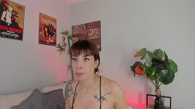 iriiina veneno online show from October 4, 10:19 pm