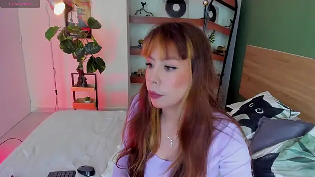 Snapshot of iriiina_veneno chatting on May 21, 12:39 am iriiina veneno online show from May 21, 12:39 am