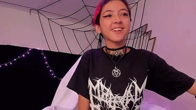 BonnieCute  online show from December 22, 11:44 am