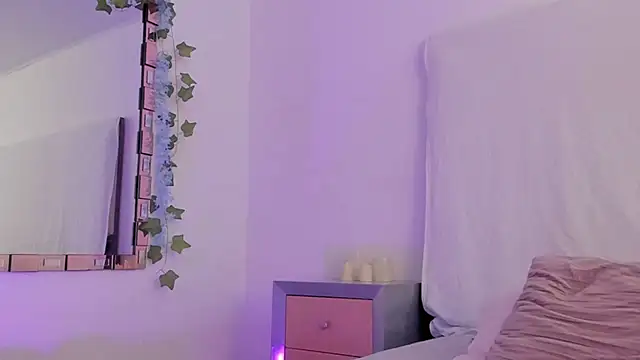 BonnieCute  online show from March 7, 2:45 pm