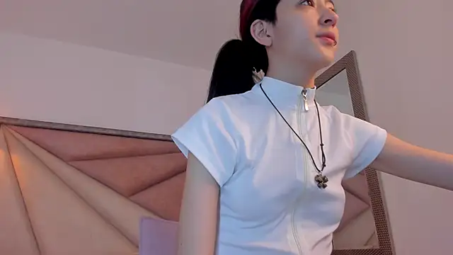 BonnieCute  online show from November 17, 10:37 pm