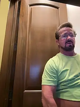 Snapshot of sluttydylan chatting on October 2, 2:18 am sluttydylan online show from October 2, 2:18 am