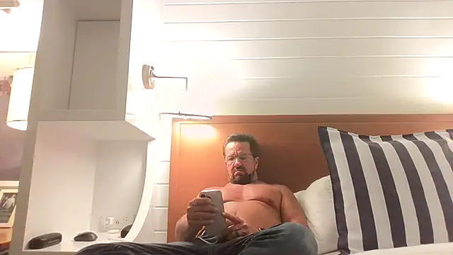 Snapshot of sluttydylan chatting on October 4, 12:03 pm sluttydylan online show from October 4, 12:03 pm