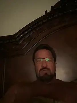 Snapshot of sluttydylan chatting on October 9, 6:33 am sluttydylan online show from October 9, 6:33 am