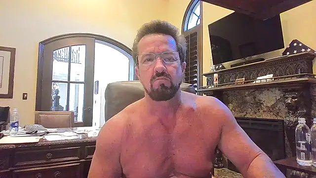 Snapshot of sluttydylan chatting on October 16, 6:31 pm sluttydylan online show from October 16, 6:31 pm