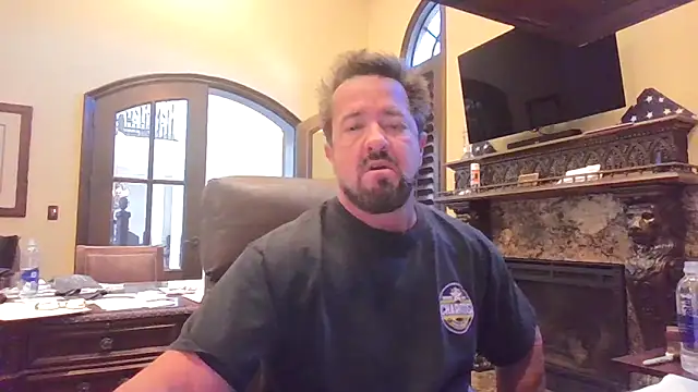 Snapshot of sluttydylan chatting on October 20, 5:35 pm sluttydylan online show from October 20, 5:35 pm