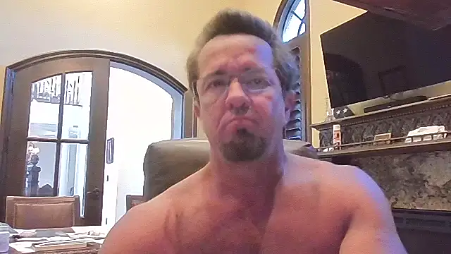 Snapshot of sluttydylan chatting on November 7, 7:03 pm sluttydylan online show from November 7, 7:03 pm