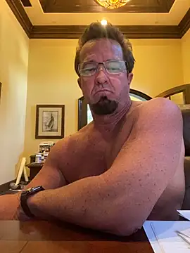 Snapshot of sluttydylan chatting on November 11, 9:37 pm sluttydylan online show from November 11, 9:37 pm