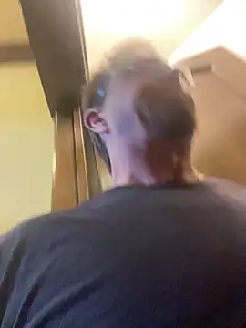 Snapshot of sluttydylan chatting on November 18, 7:51 pm sluttydylan online show from November 18, 7:51 pm