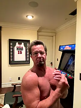 Snapshot of sluttydylan chatting on December 1, 3:22 am sluttydylan online show from December 1, 3:22 am