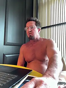 Snapshot of sluttydylan chatting on January 6, 7:28 pm sluttydylan online show from January 6, 7:28 pm