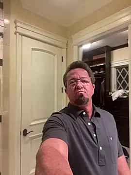 Snapshot of sluttydylan chatting on February 16, 2:29 am sluttydylan online show from February 16, 2:29 am