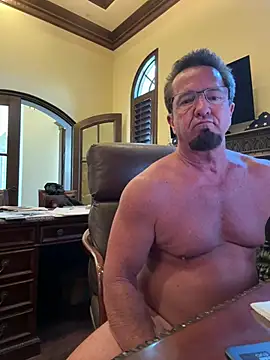 sluttydylan online show from May 18, 7:20 pm