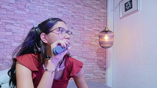 Snapshot of nextdoor_fantasy1 chatting on March 31, 8:20 pm nextdoor fantasy1 online show from March 31, 8:20 pm