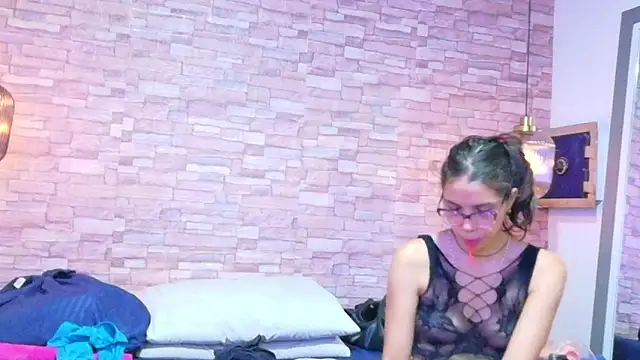nextdoor fantasy1 online show from June 18, 8:02 pm