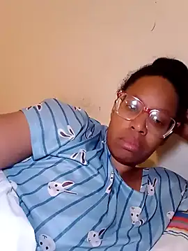 Snapshot of madamsensuale chatting on January 30, 6:03 am madamsensuale online show from January 30, 6:03 am