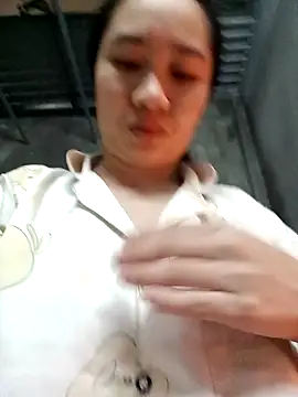 Snapshot of Dina_wet chatting on January 13, 12:30 am Dina wet online show from January 13, 12:30 am